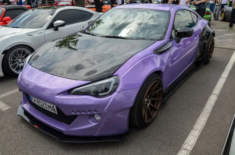 Voiture violette japonaise